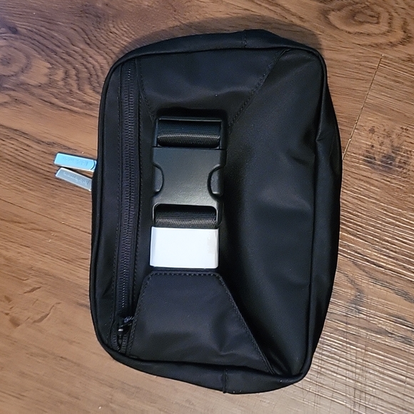 NWT Lululemon Belt Bag Large - Picture 6 of 6